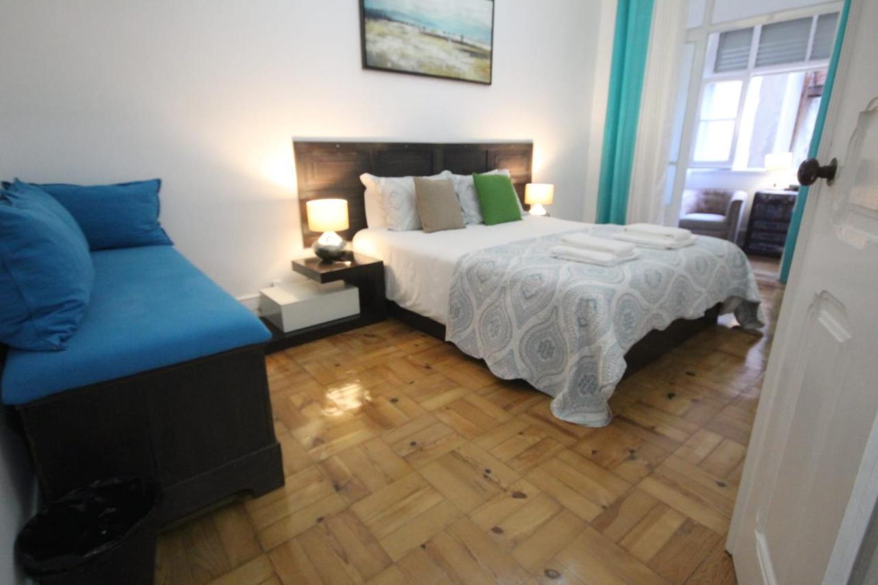 Ocean M1 R4 - Large Double Room With Shared Bathroom In City Center Lisbon Exterior photo